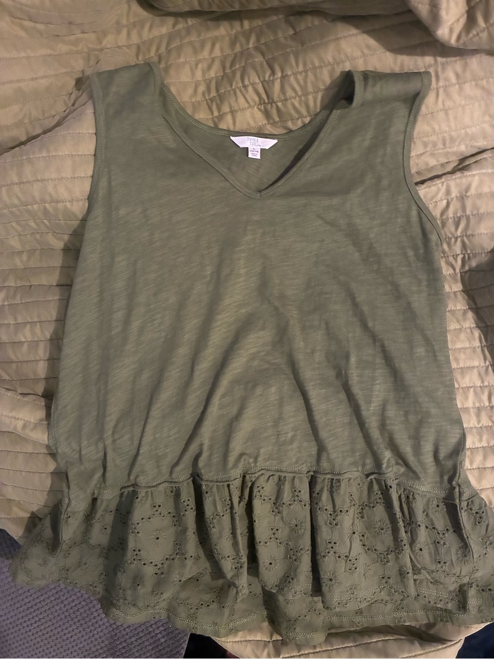 💰5/$10 Time and Tru Olive Green V-Neck Tank with Eyelet Ruffle Hem